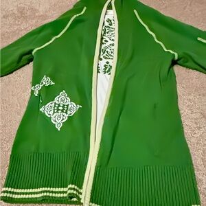 Athleta Kelly Green Zip Up Cardigan with White Design Accents